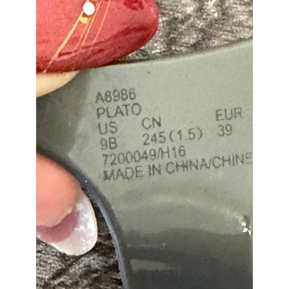 Coach Plato Jelly Sandals Size 9B Grey T-Strap Ankle Strap Beach Summer Y2K